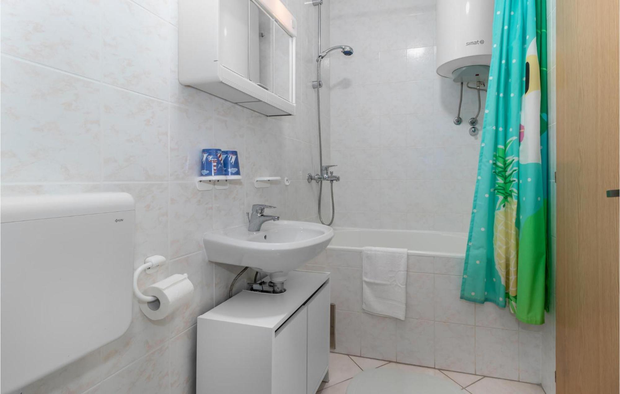 Lovely Apartment In Novi Vinodolski With Wifi Экстерьер фото
